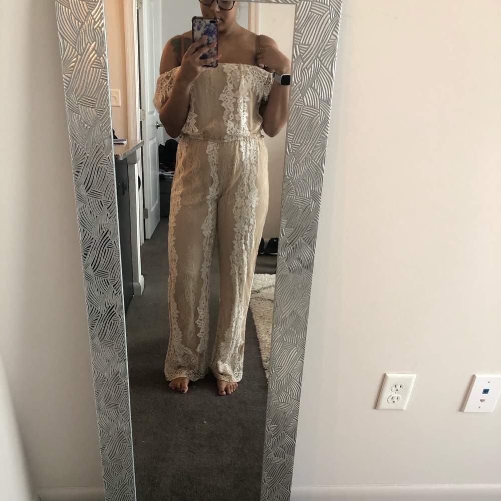 White lace jumper
